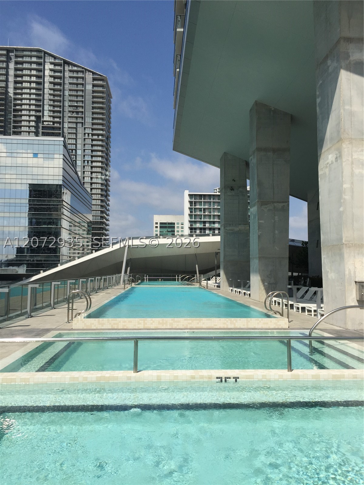 68 SE 6th St #1207 Miami, FL 33131