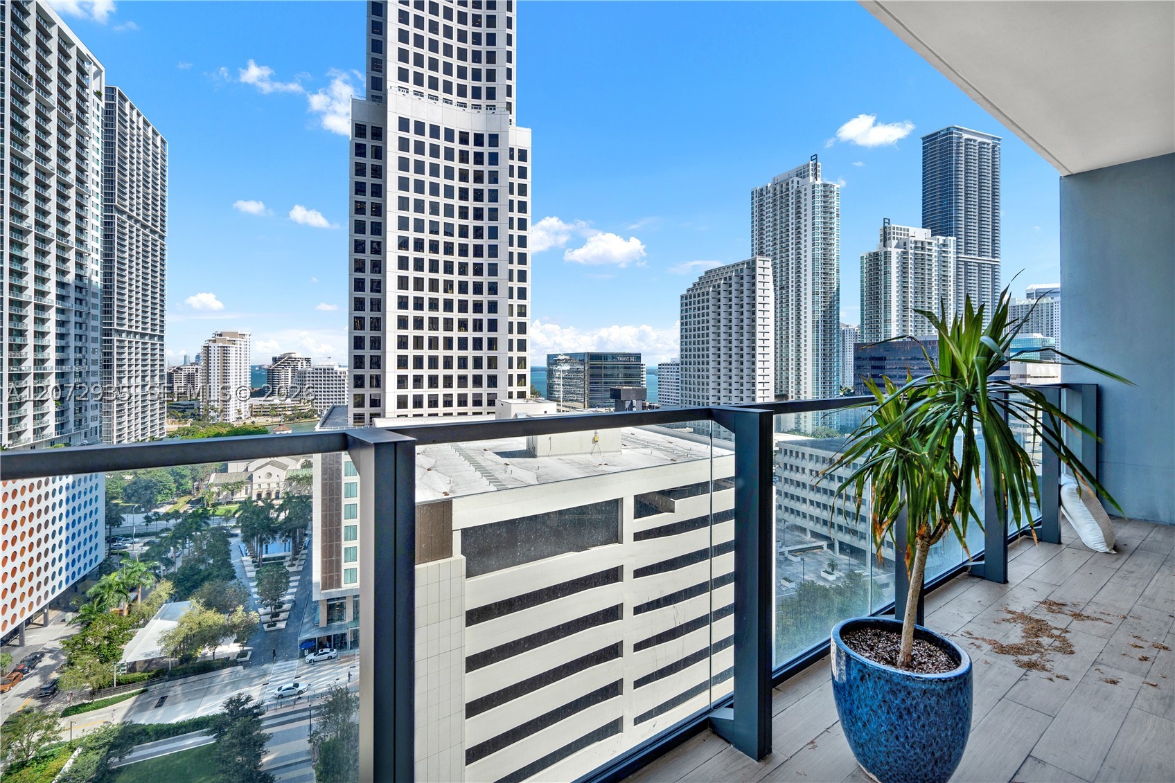68 SE 6th St #1207 Miami, FL 33131