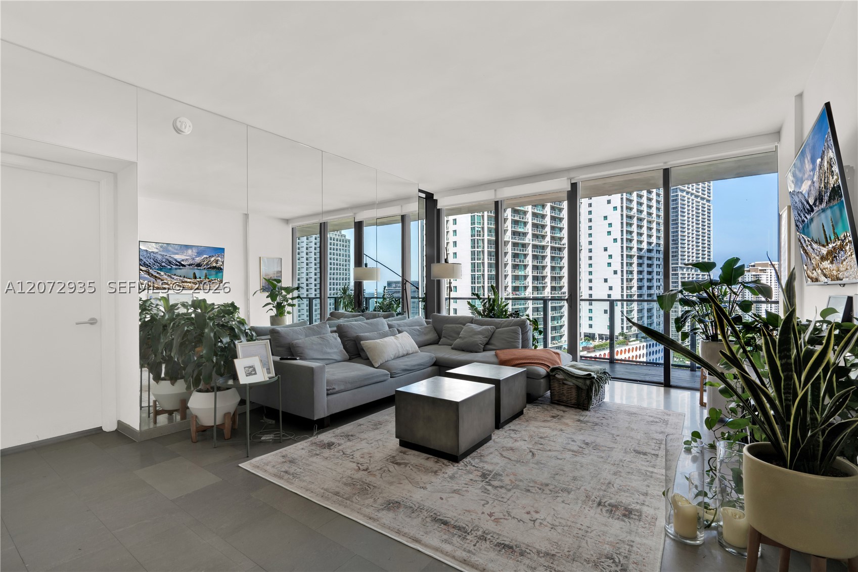 68 SE 6th St #1207 Miami, FL 33131