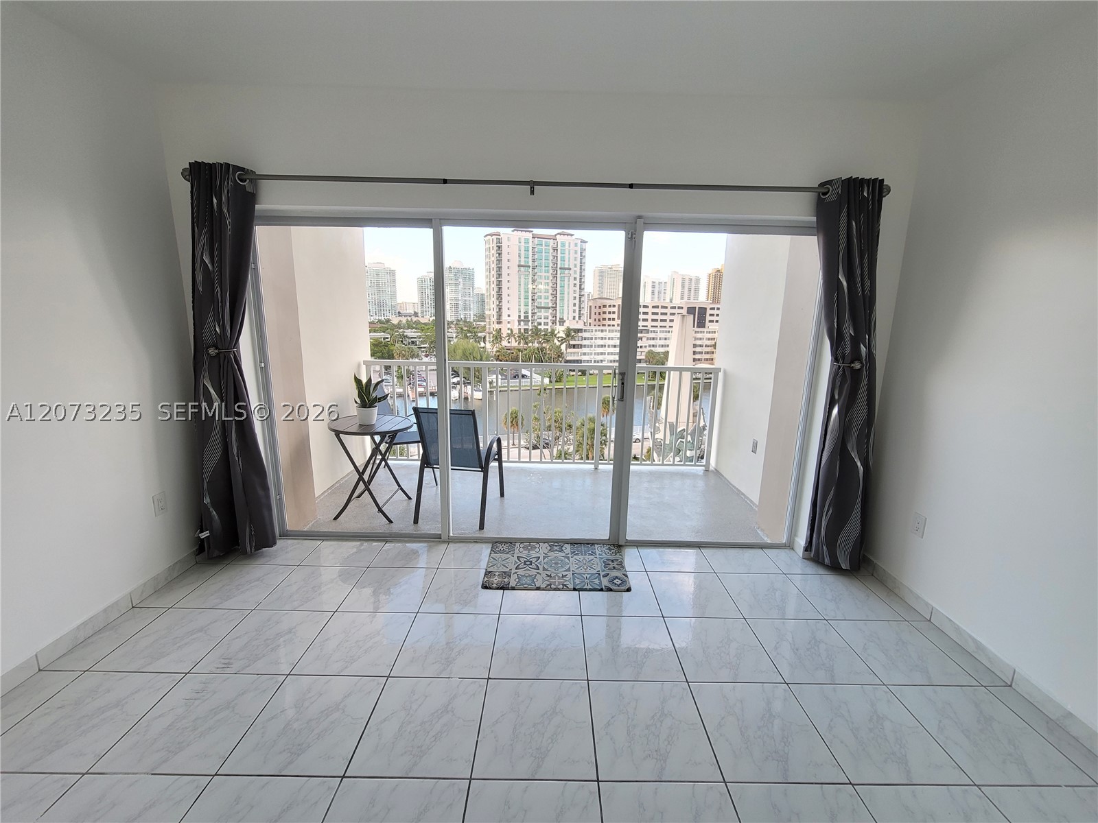 300 Bayview Dr #603