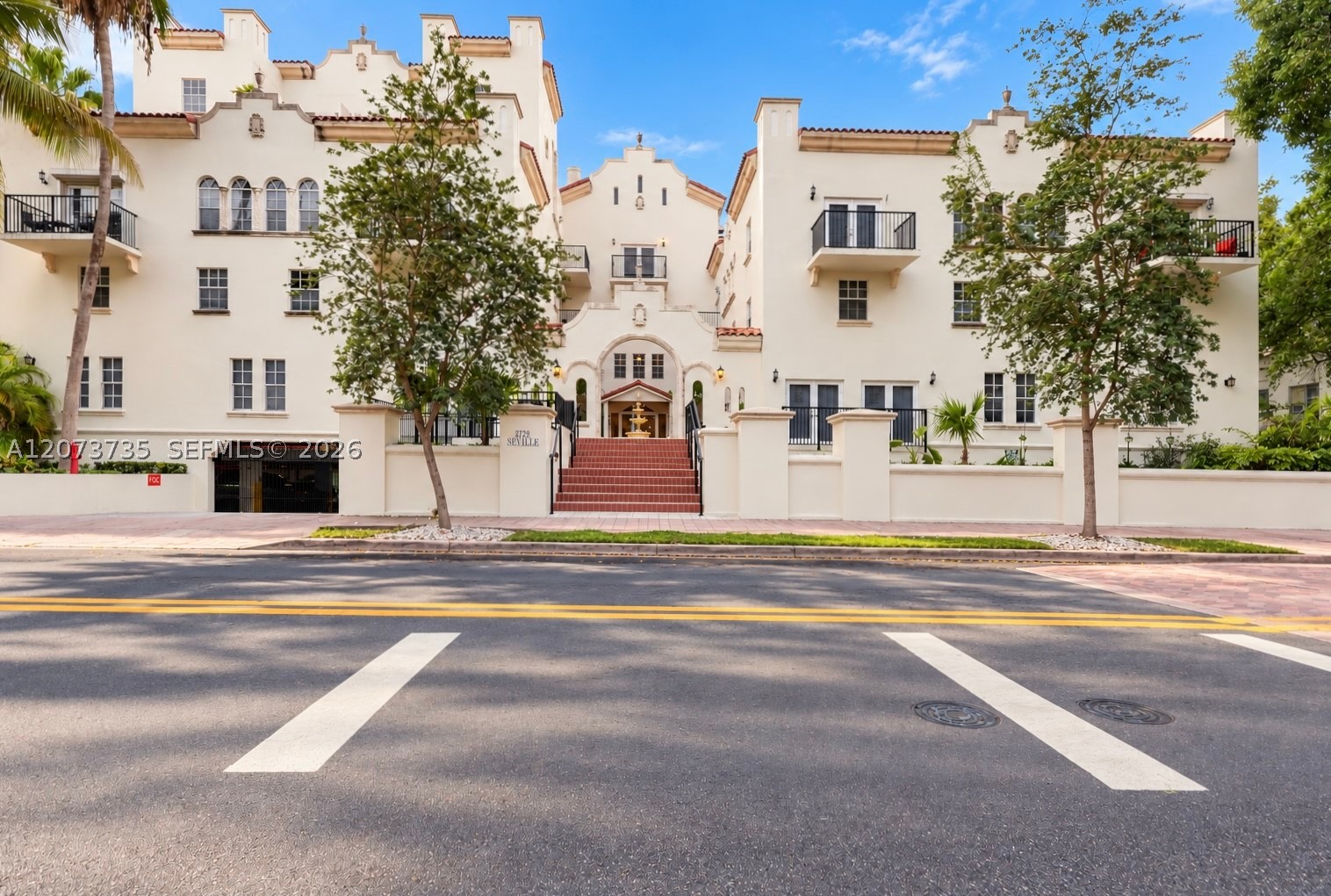 323 Navarre Ave #301