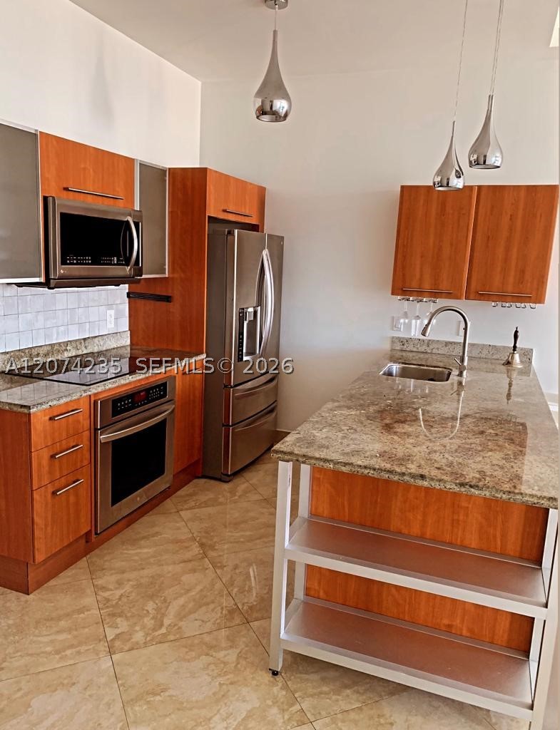 185 SW 7th St #4303 Miami, FL 33130