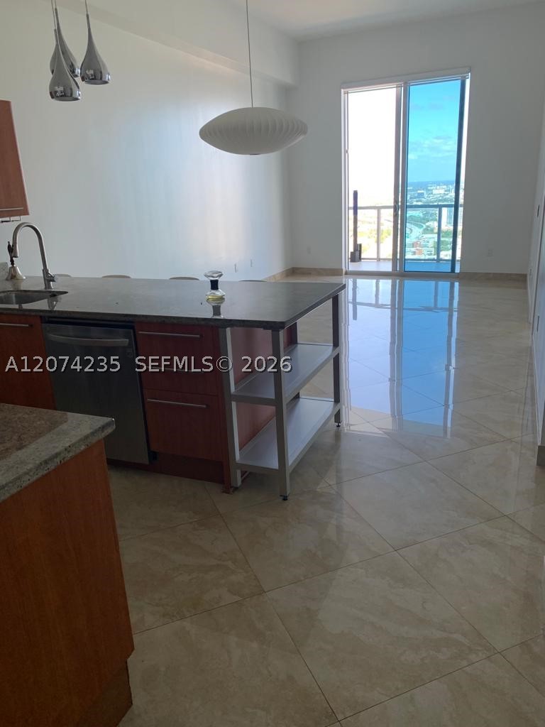 185 SW 7th St #4303 Miami, FL 33130