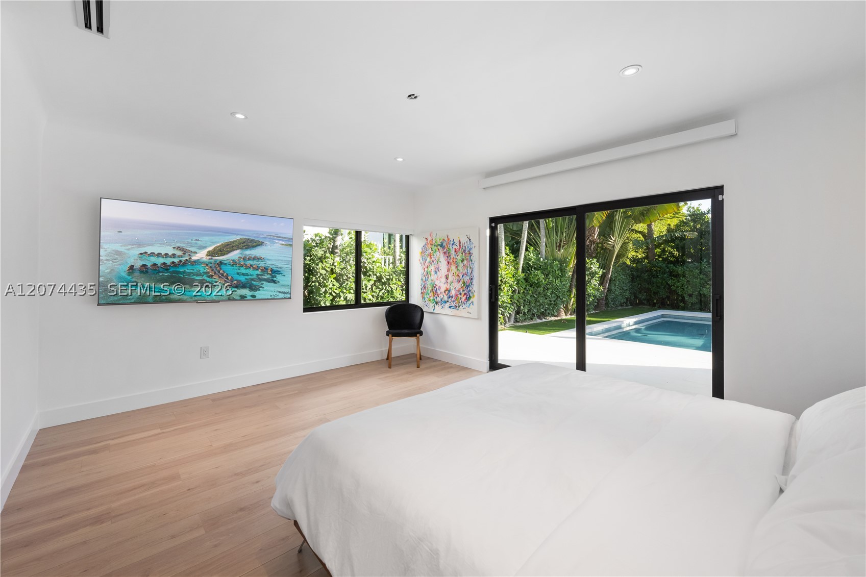 900 W 47th Ct Miami Beach, FL 33140