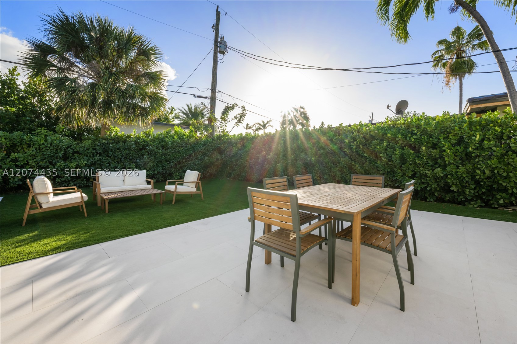 900 W 47th Ct Miami Beach, FL 33140