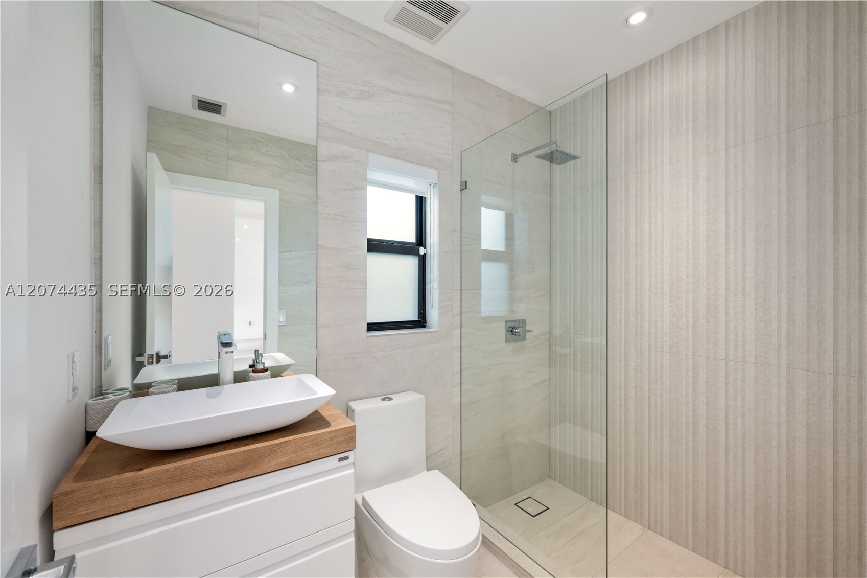 900 W 47th Ct Miami Beach, FL 33140