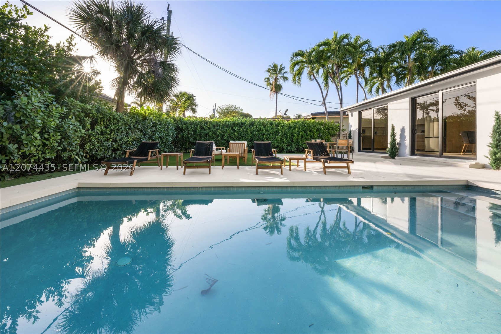 900 W 47th Ct Miami Beach, FL 33140