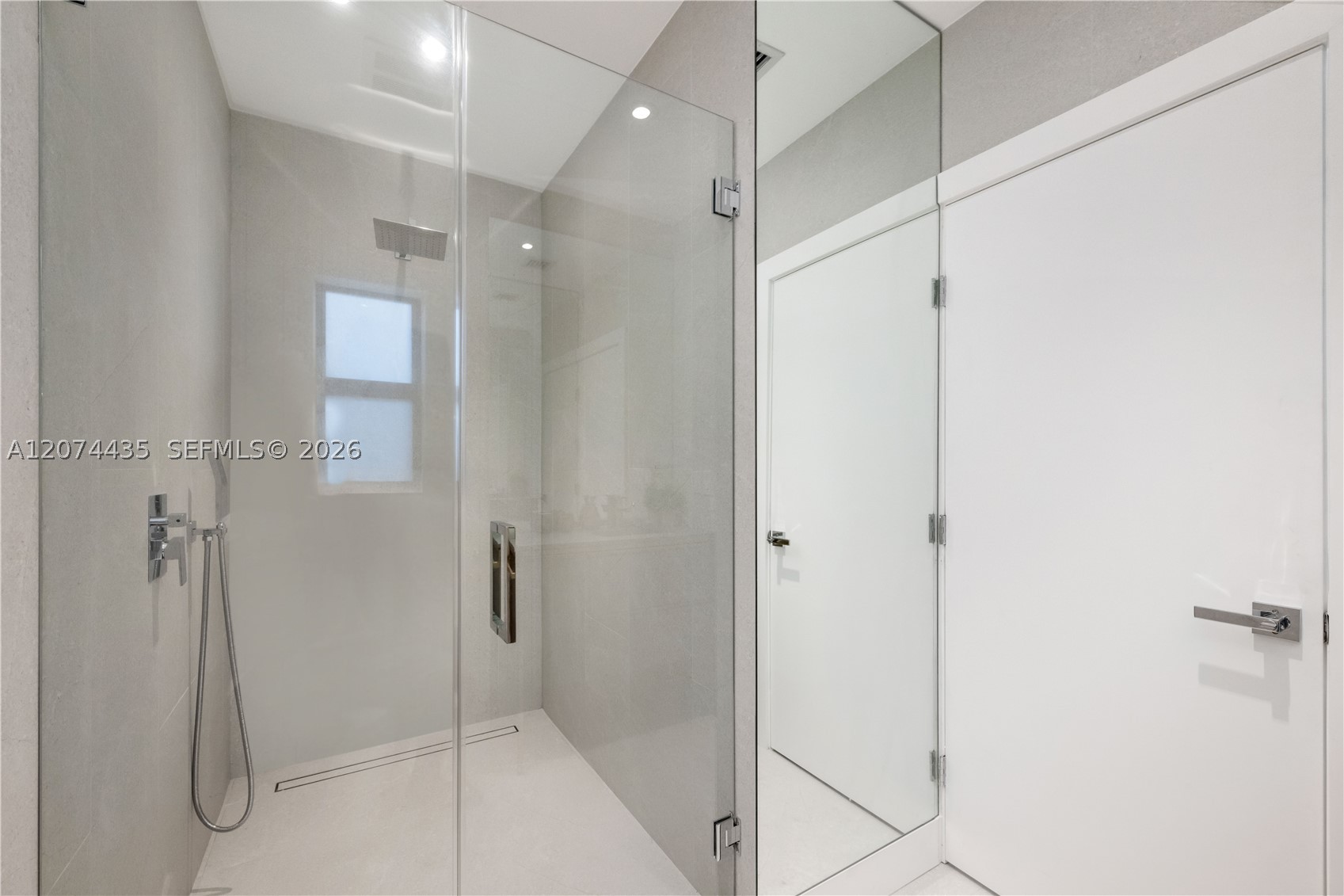 900 W 47th Ct Miami Beach, FL 33140