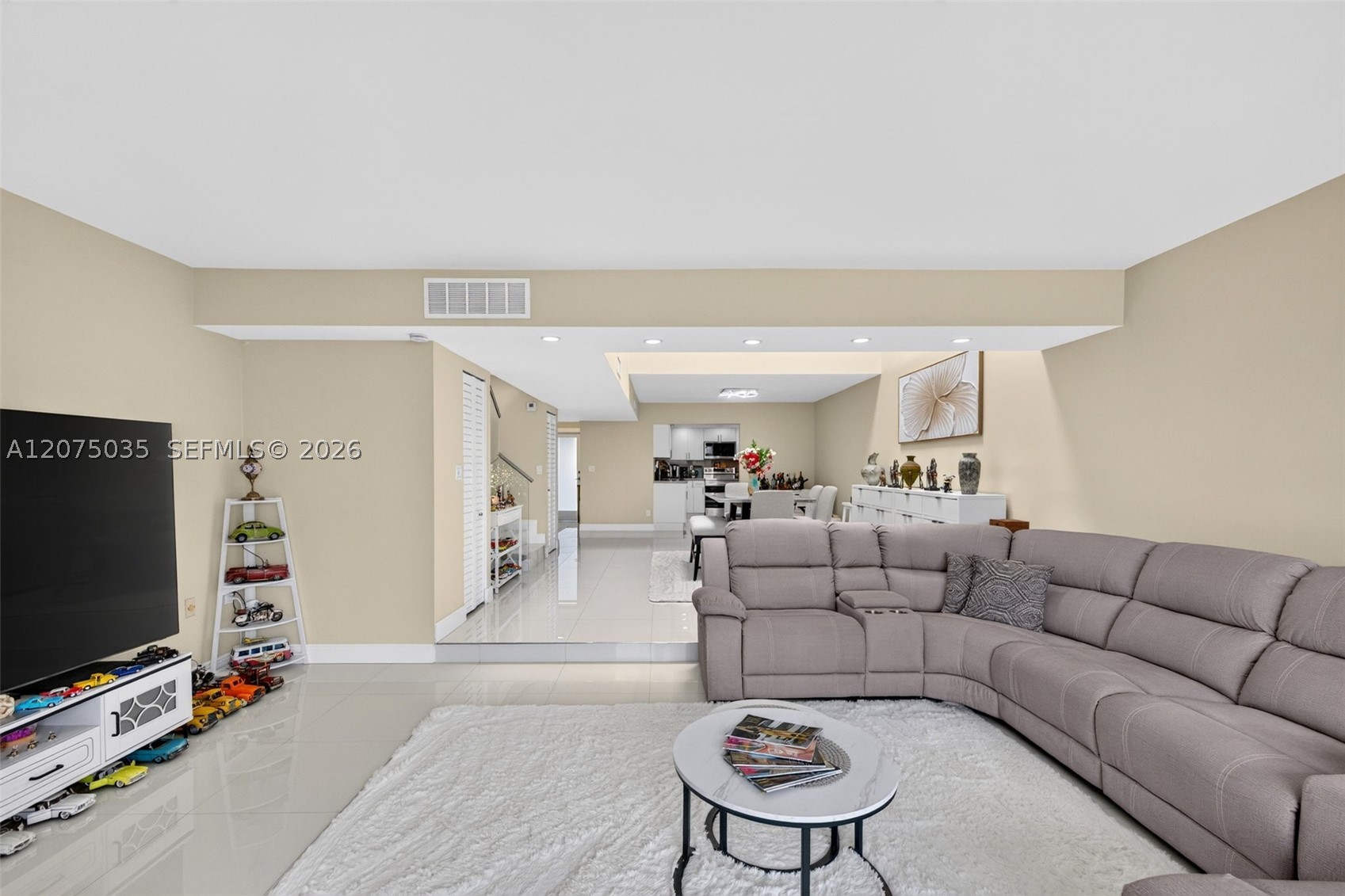 203 Poinciana Dr #103 Sunny Isles Beach, FL 33160