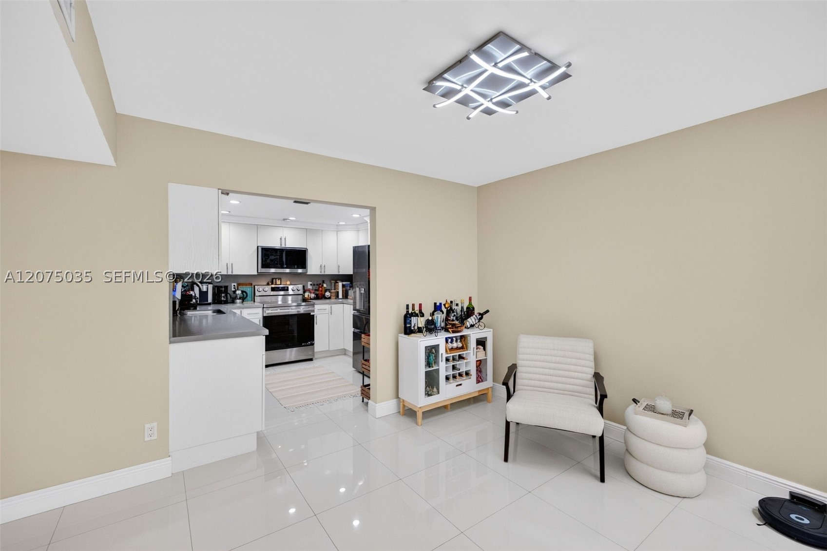 203 Poinciana Dr #103 Sunny Isles Beach, FL 33160