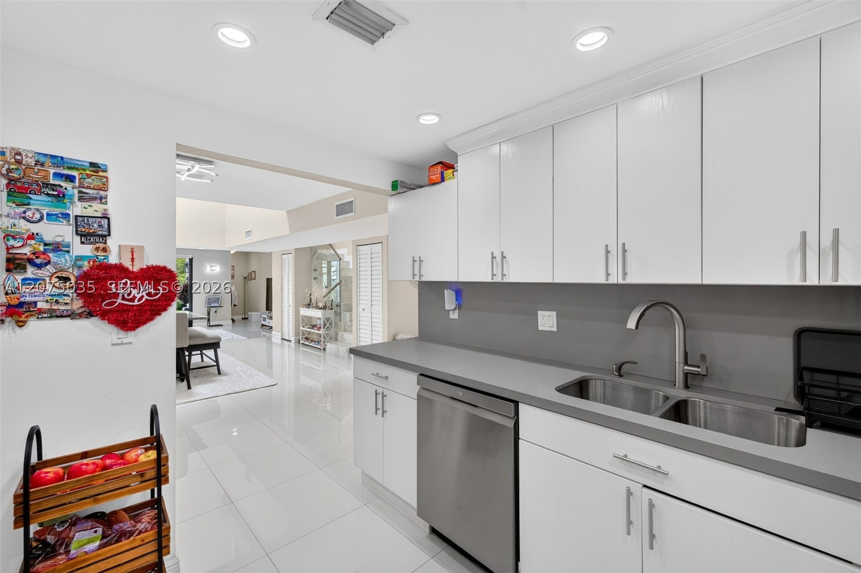 203 Poinciana Dr #103 Sunny Isles Beach, FL 33160