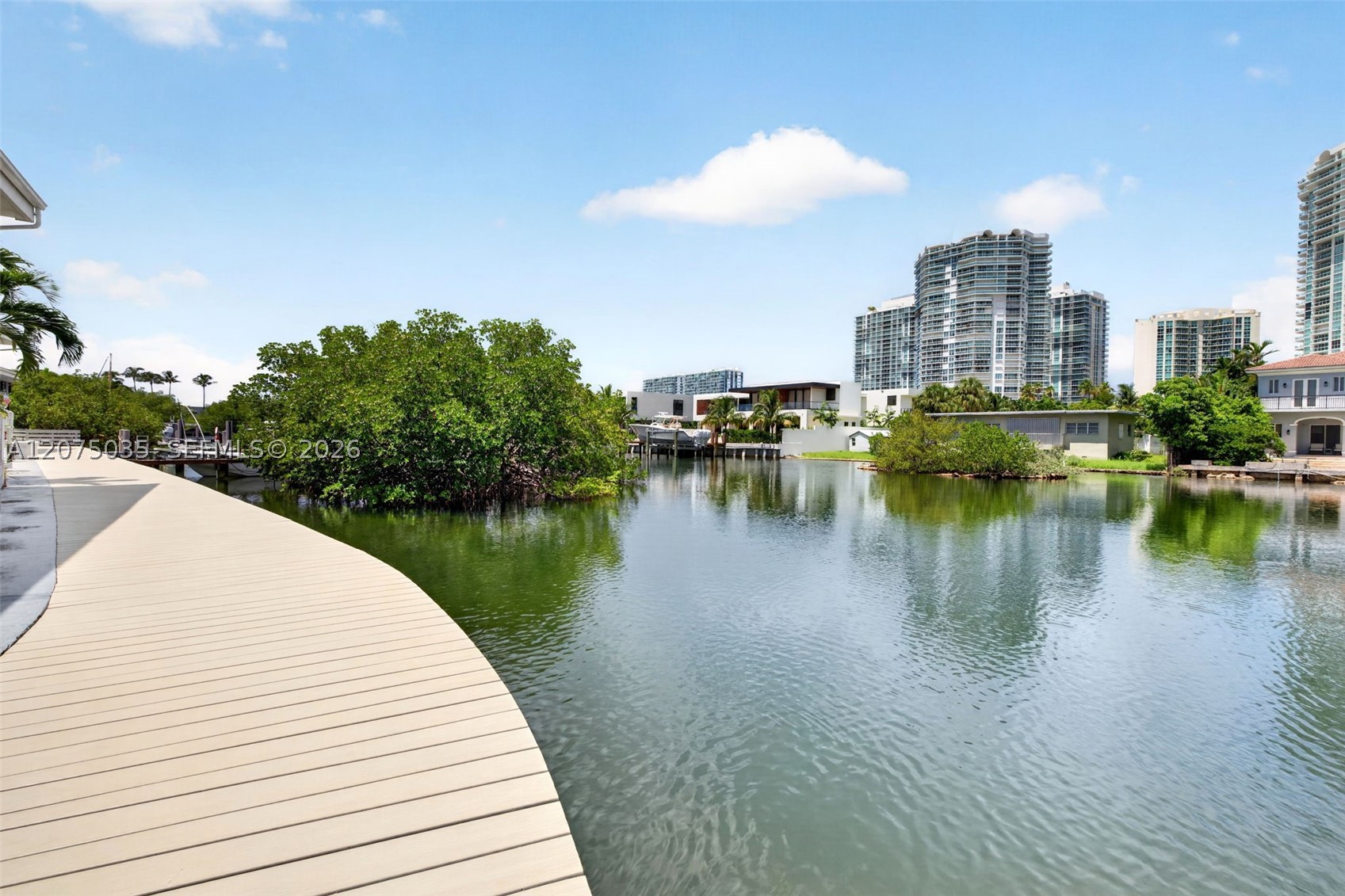 203 Poinciana Dr #103 Sunny Isles Beach, FL 33160