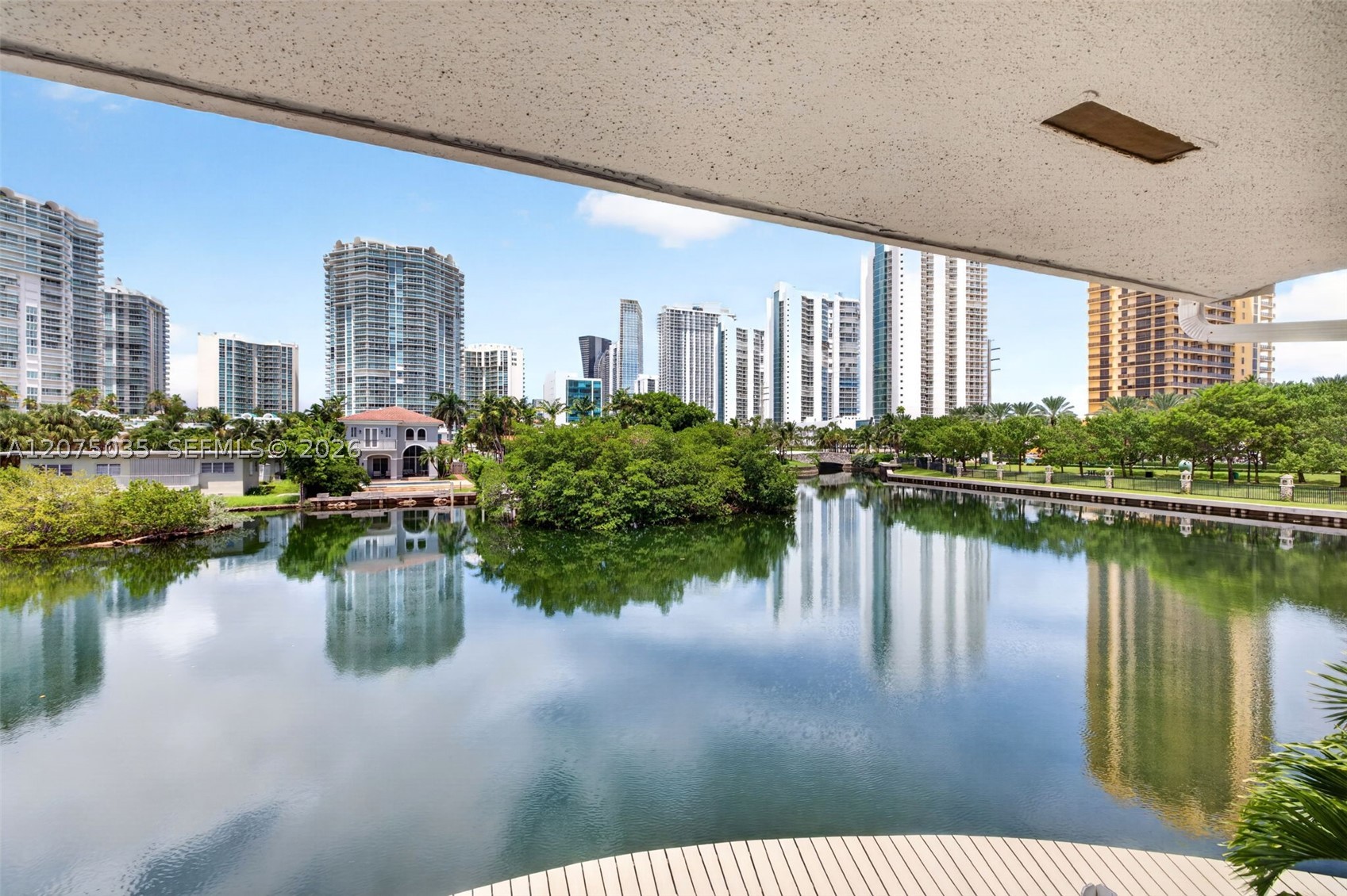 203 Poinciana Dr #103 Sunny Isles Beach, FL 33160