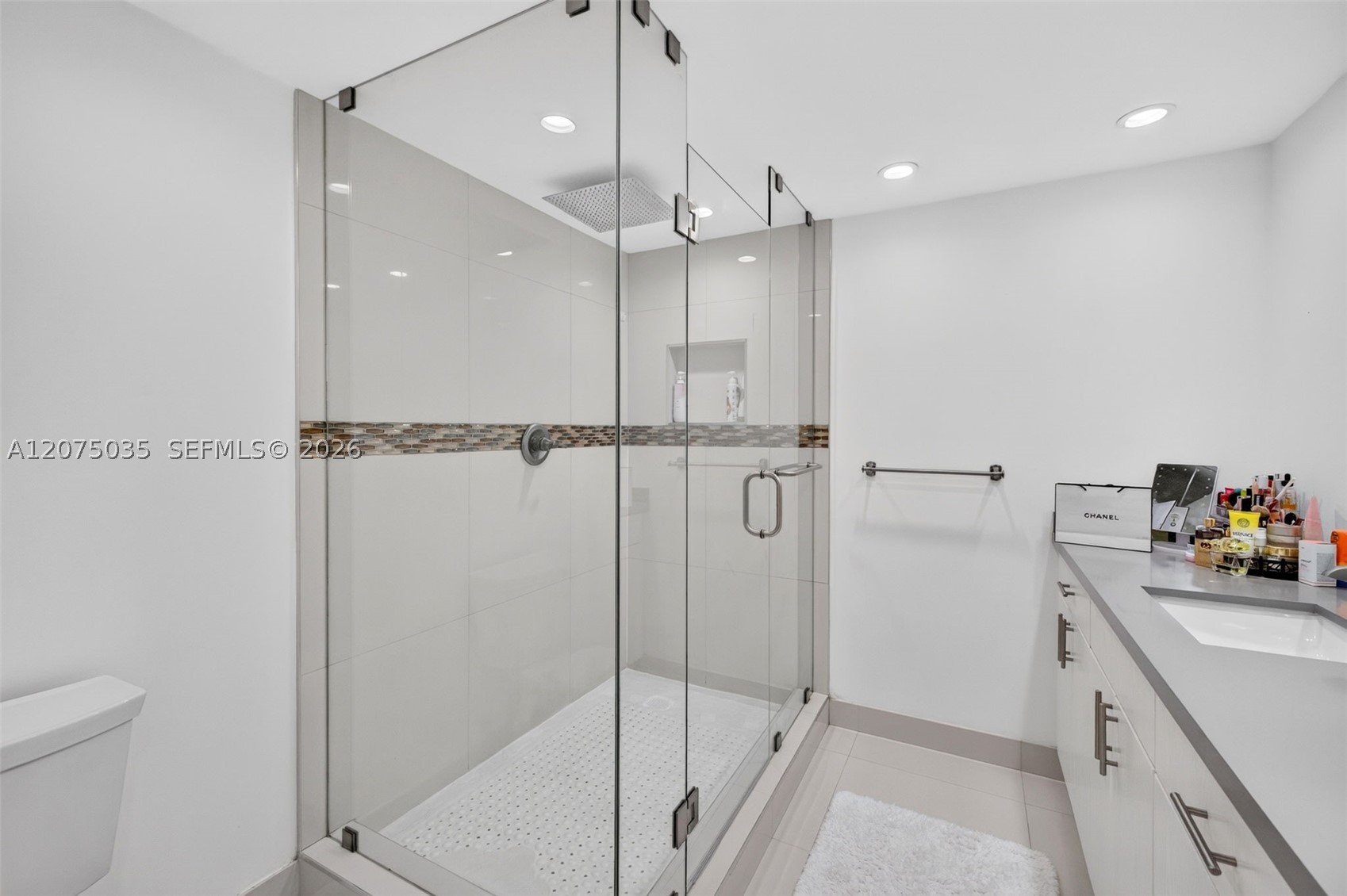 203 Poinciana Dr #103 Sunny Isles Beach, FL 33160