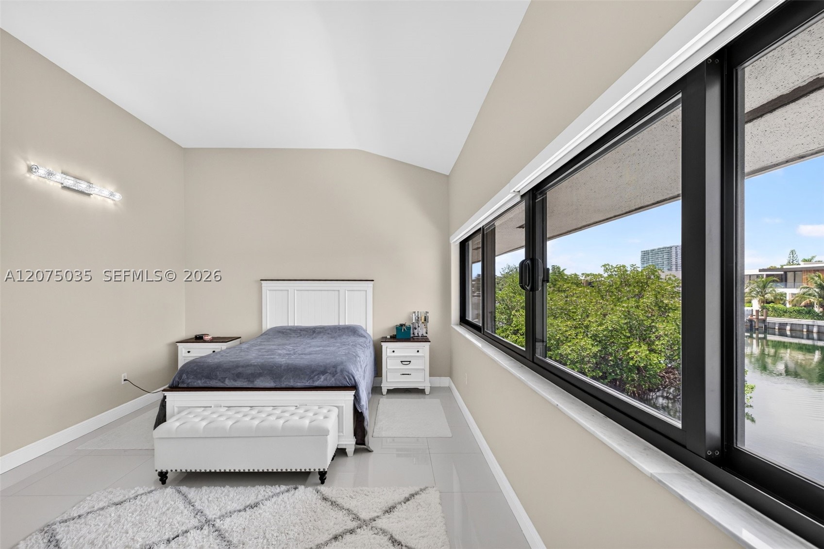 203 Poinciana Dr #103 Sunny Isles Beach, FL 33160