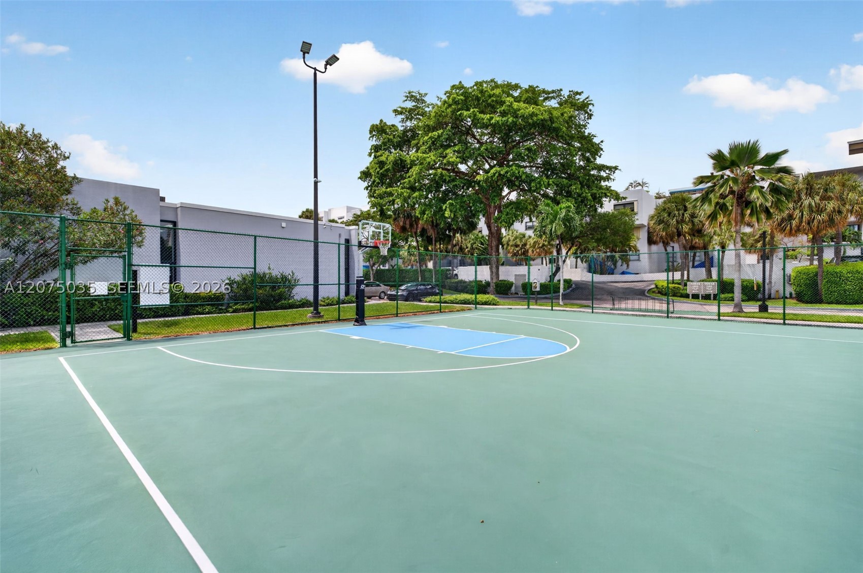 203 Poinciana Dr #103 Sunny Isles Beach, FL 33160
