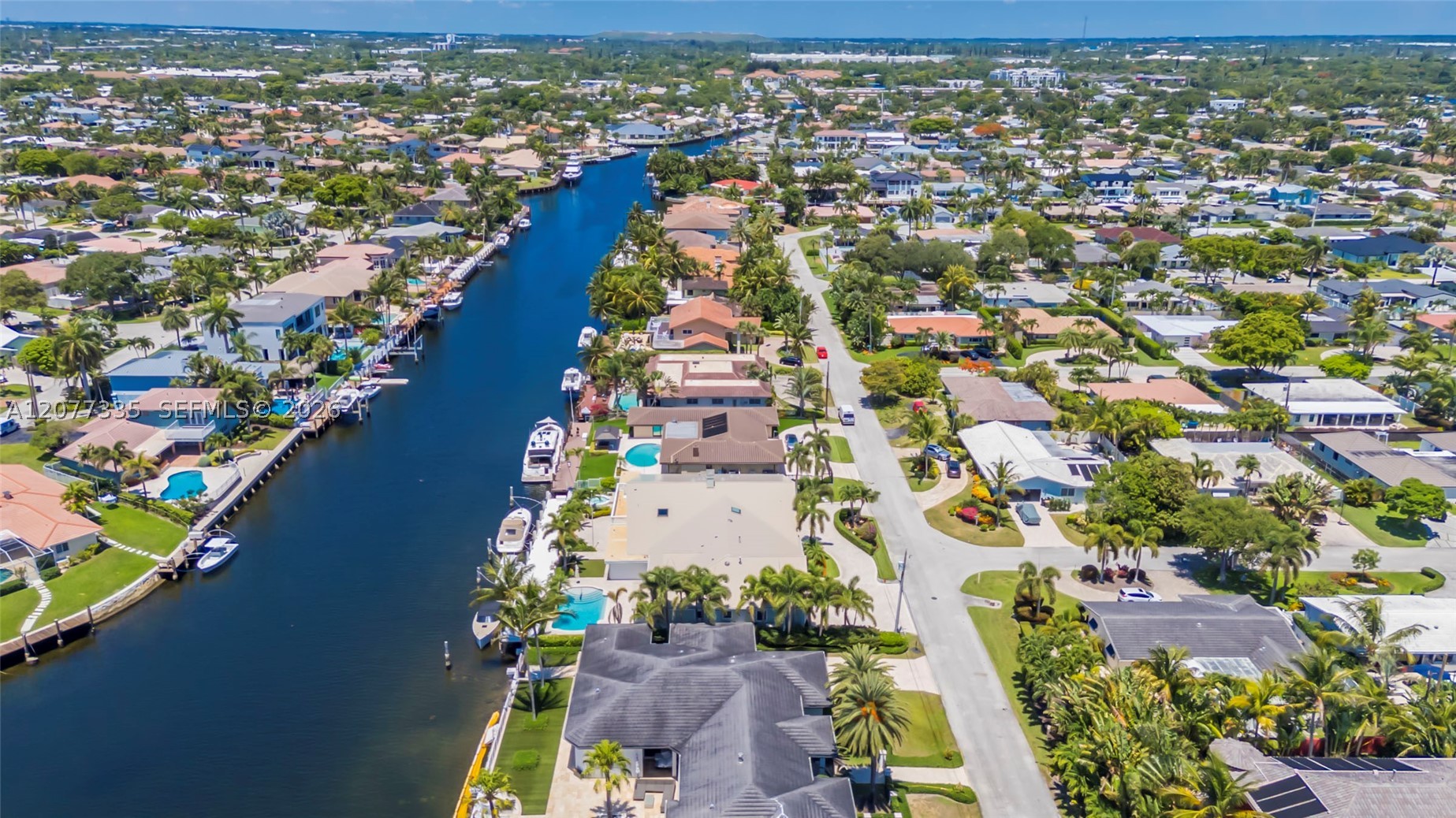 2820 NE 44th St Lighthouse Point, FL 33064