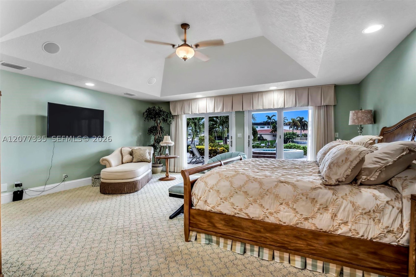 2820 NE 44th St Lighthouse Point, FL 33064