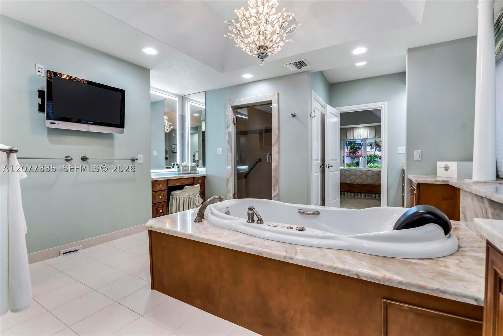 2820 NE 44th St Lighthouse Point, FL 33064