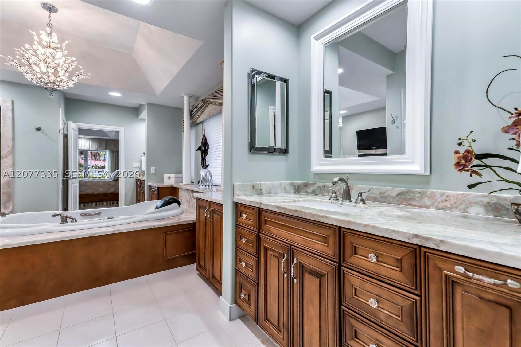 2820 NE 44th St Lighthouse Point, FL 33064