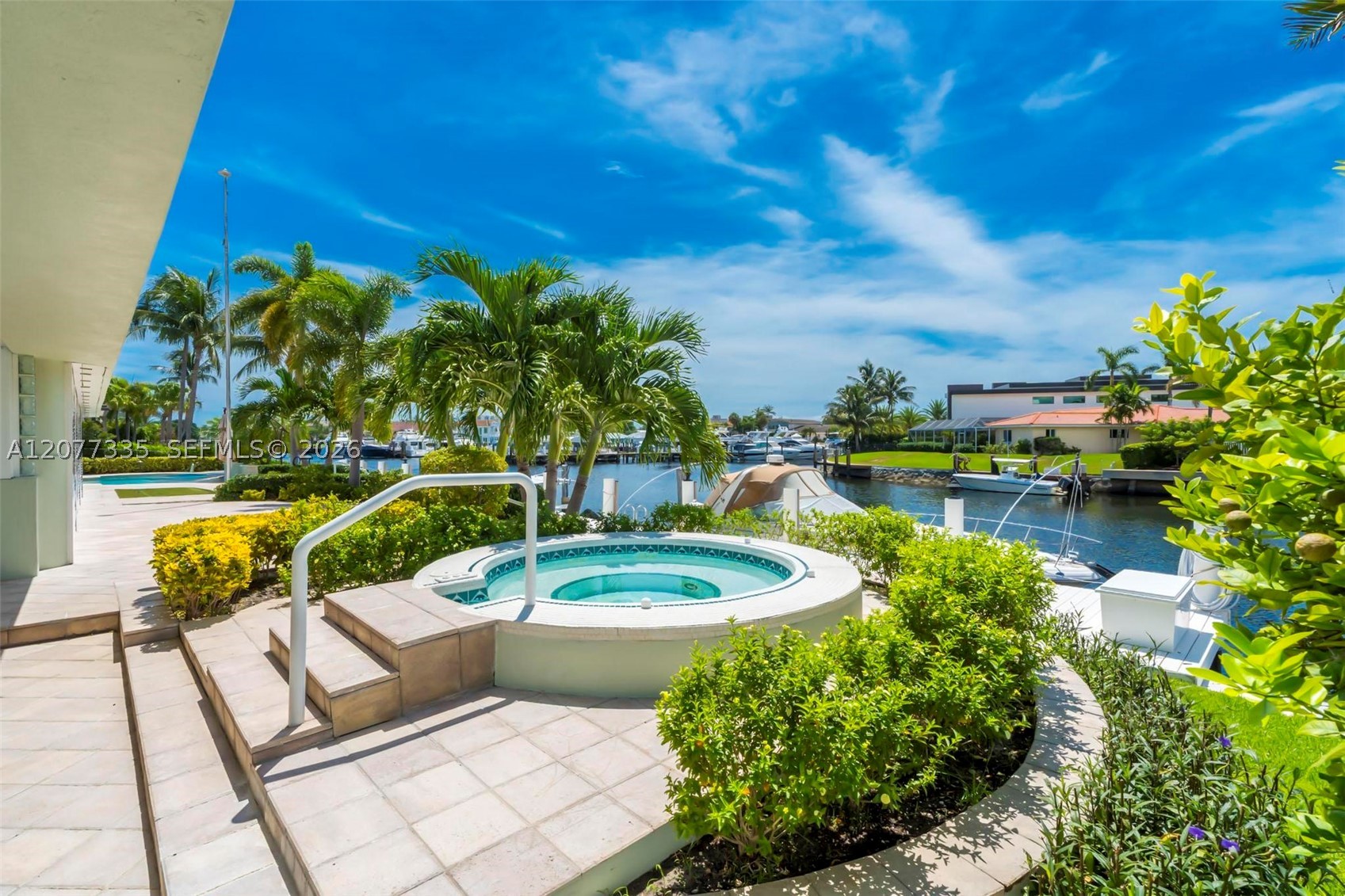 2820 NE 44th St Lighthouse Point, FL 33064