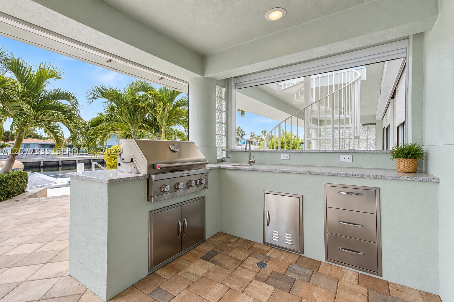 2820 NE 44th St Lighthouse Point, FL 33064
