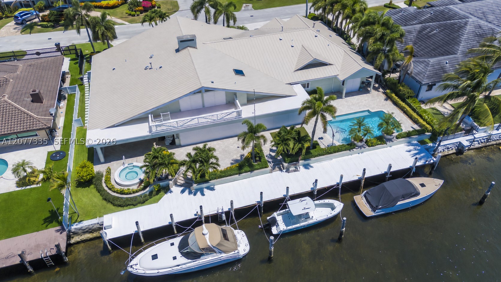 2820 NE 44th St Lighthouse Point, FL 33064