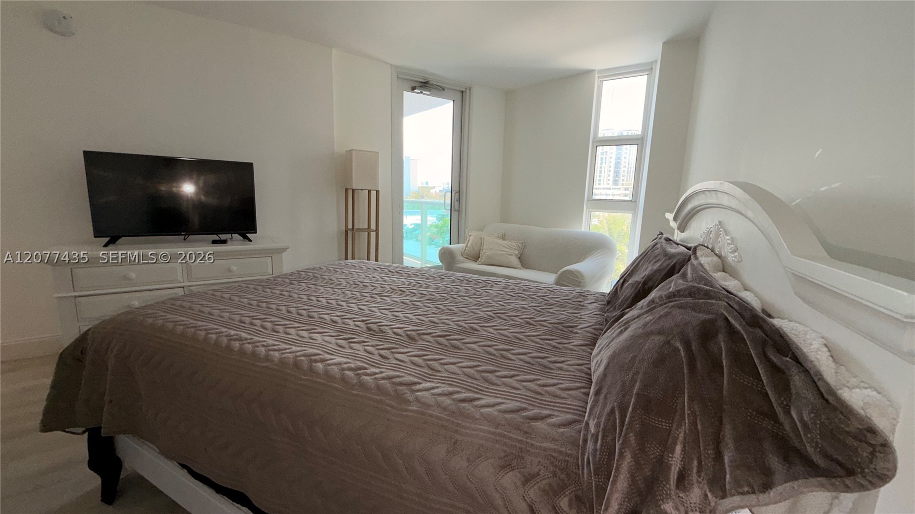 image Arlen House East10