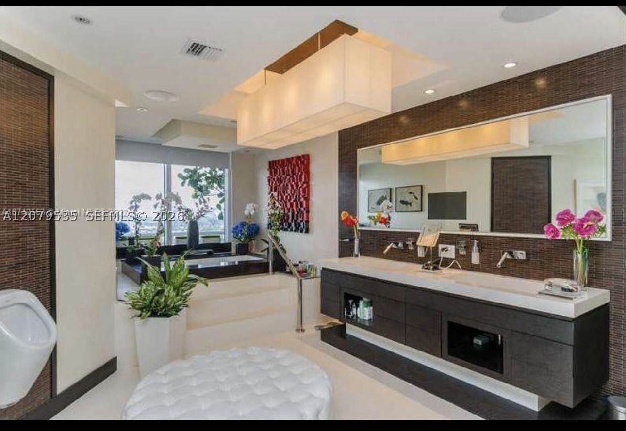 image One Island Place II17