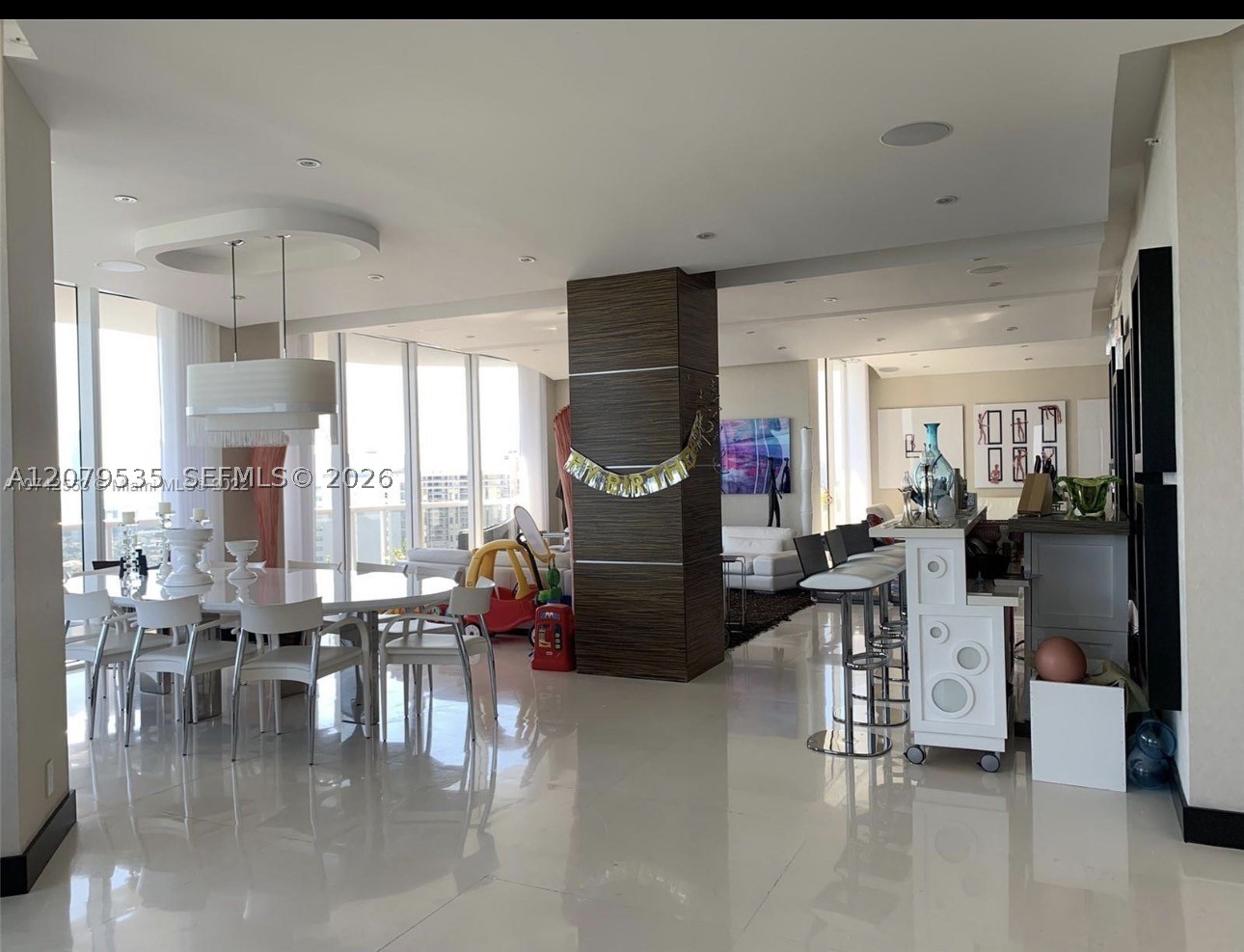 image One Island Place II43