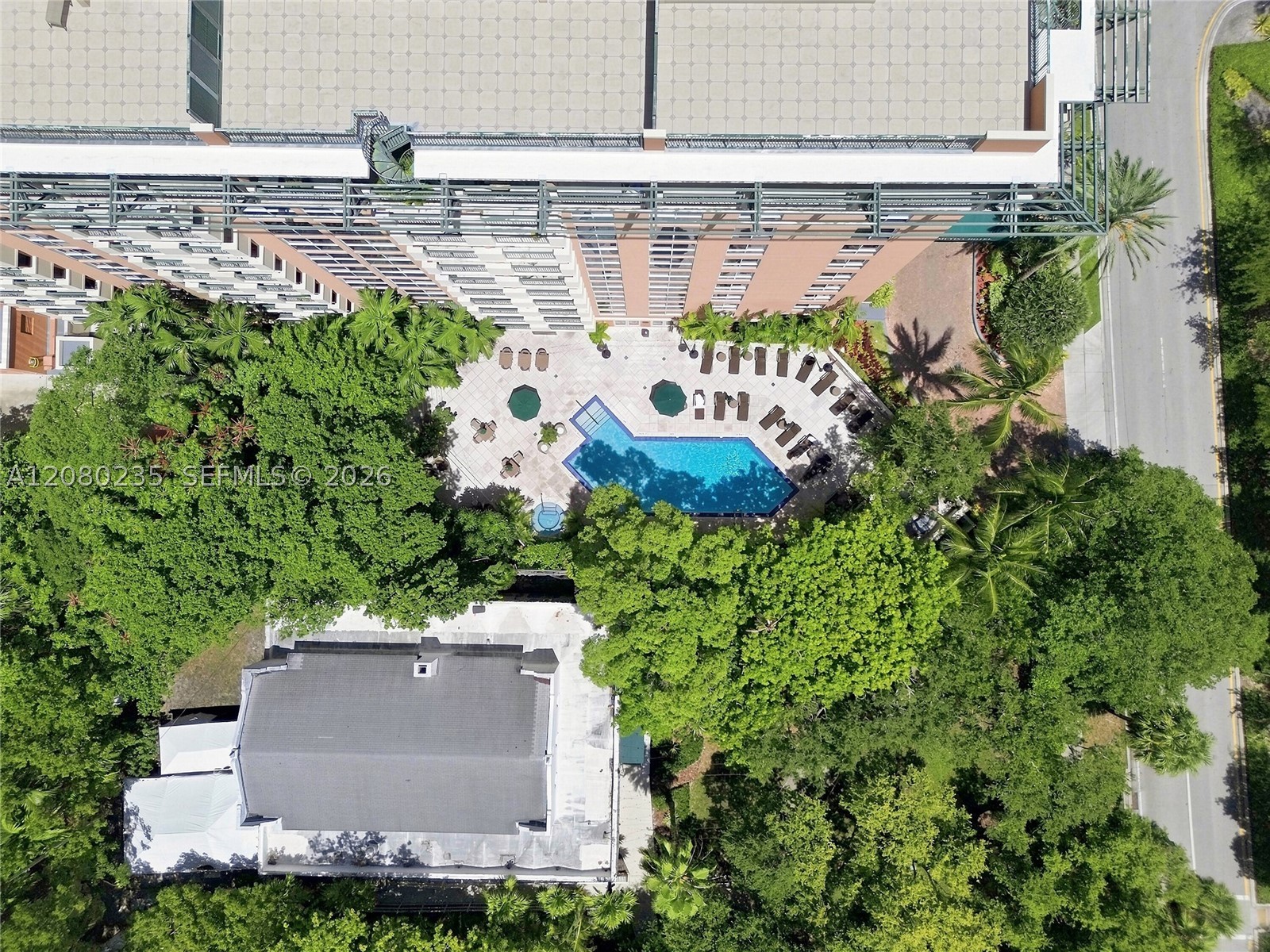 2951 S Bayshore Dr #305 Miami, FL 33133