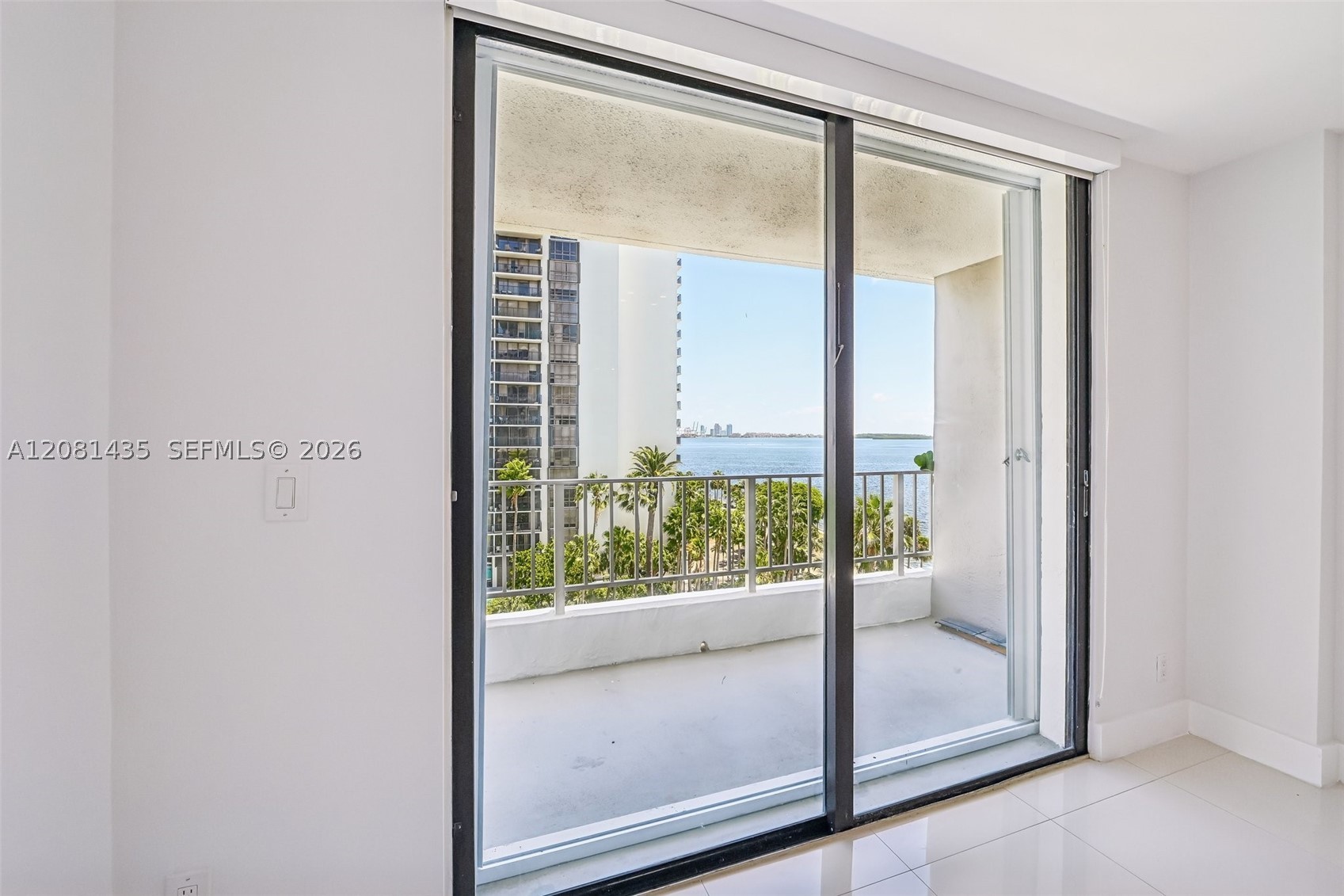 image Brickell Harbour9