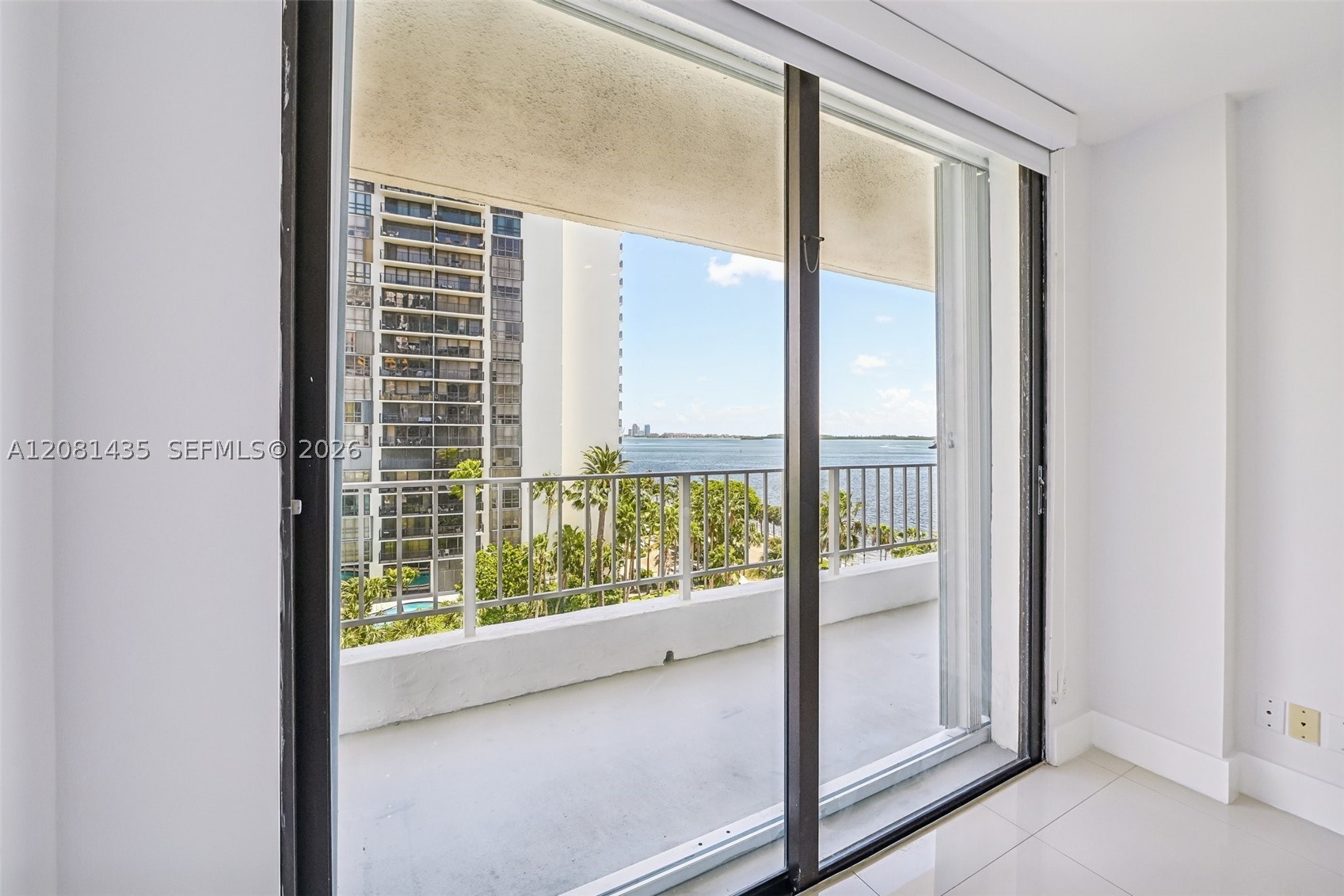 image Brickell Harbour10