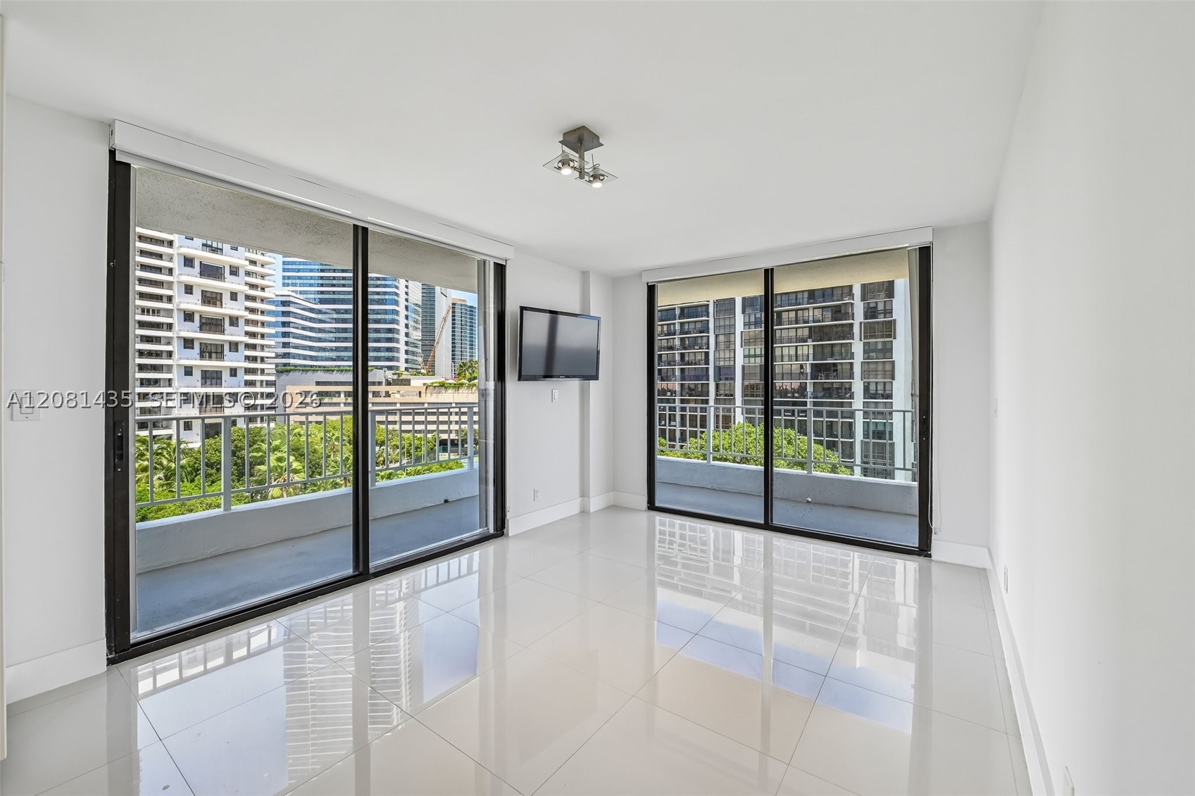image Brickell Harbour25