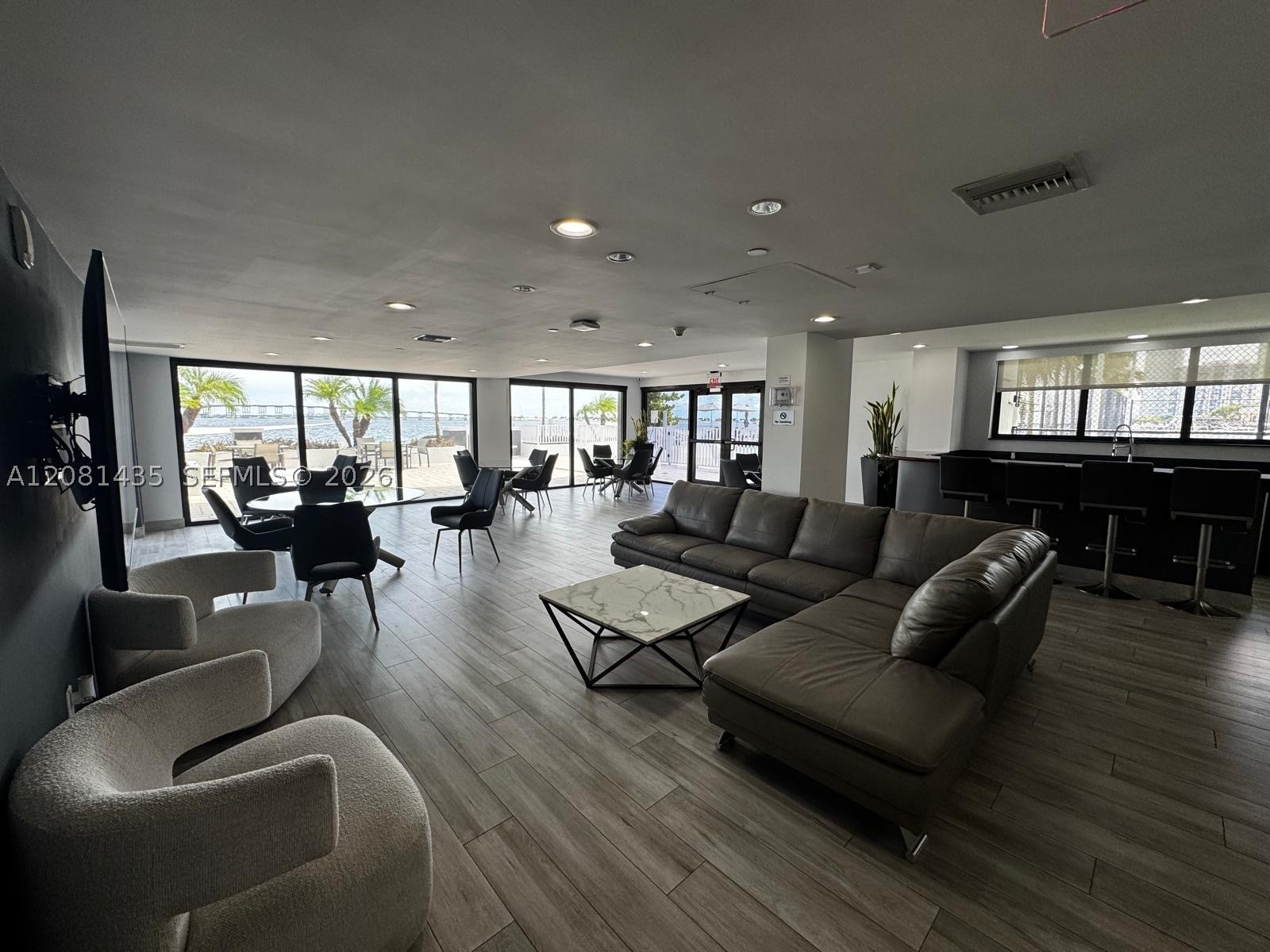 image Brickell Harbour48
