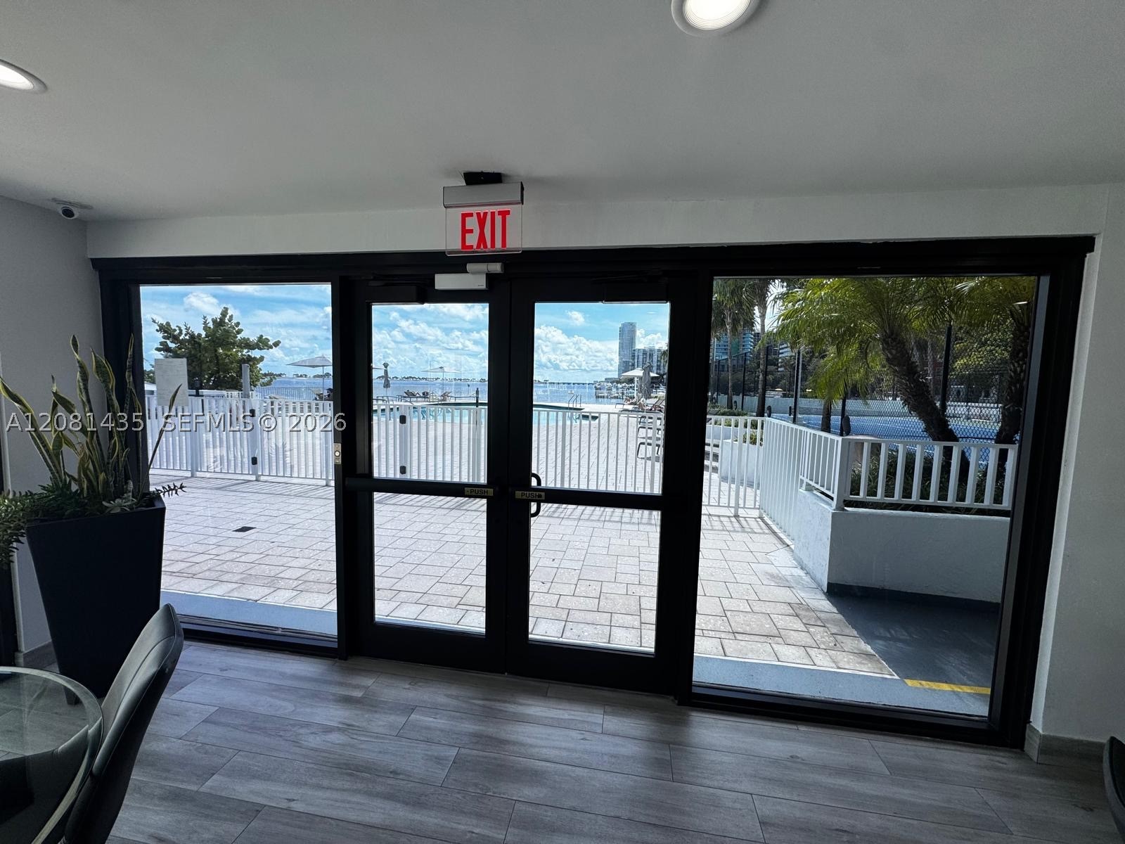 image Brickell Harbour52
