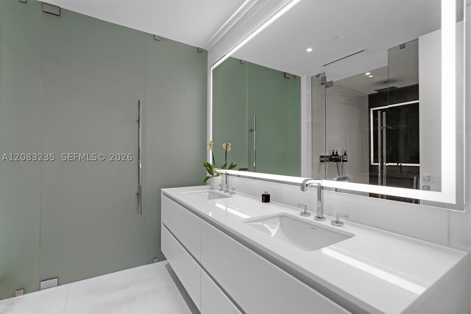 image Aston Martin Residences24
