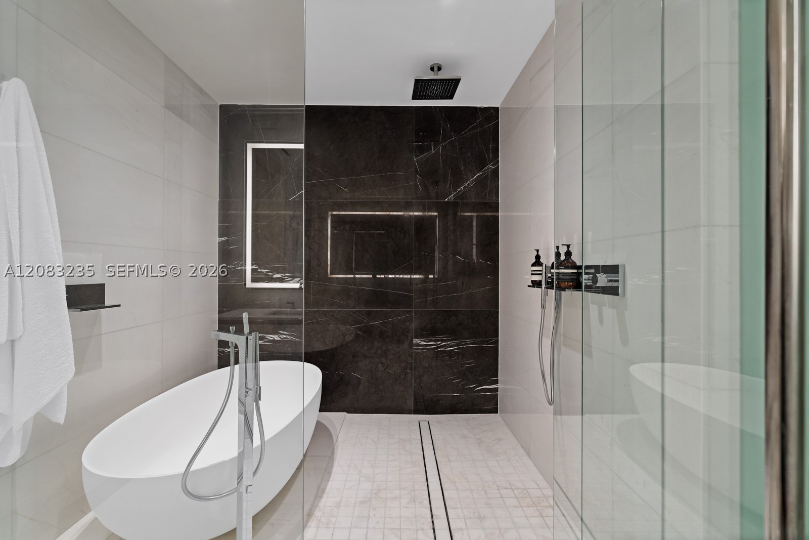 image Aston Martin Residences25