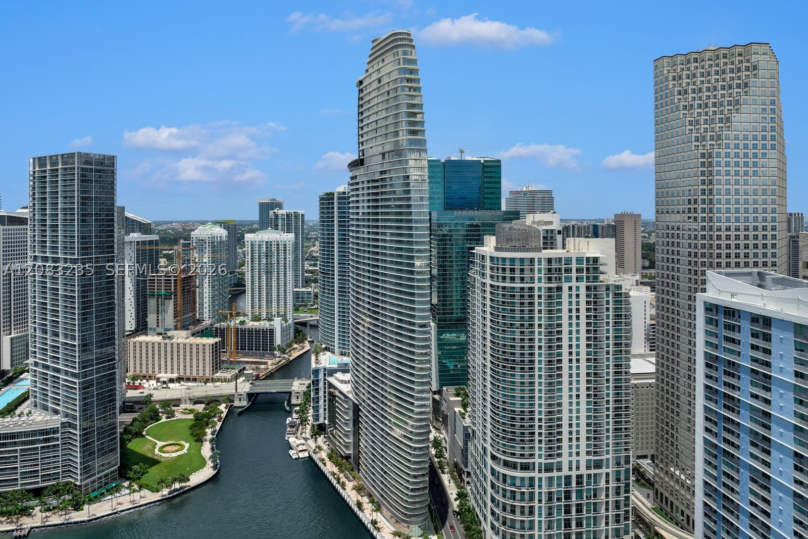 image Aston Martin Residences40