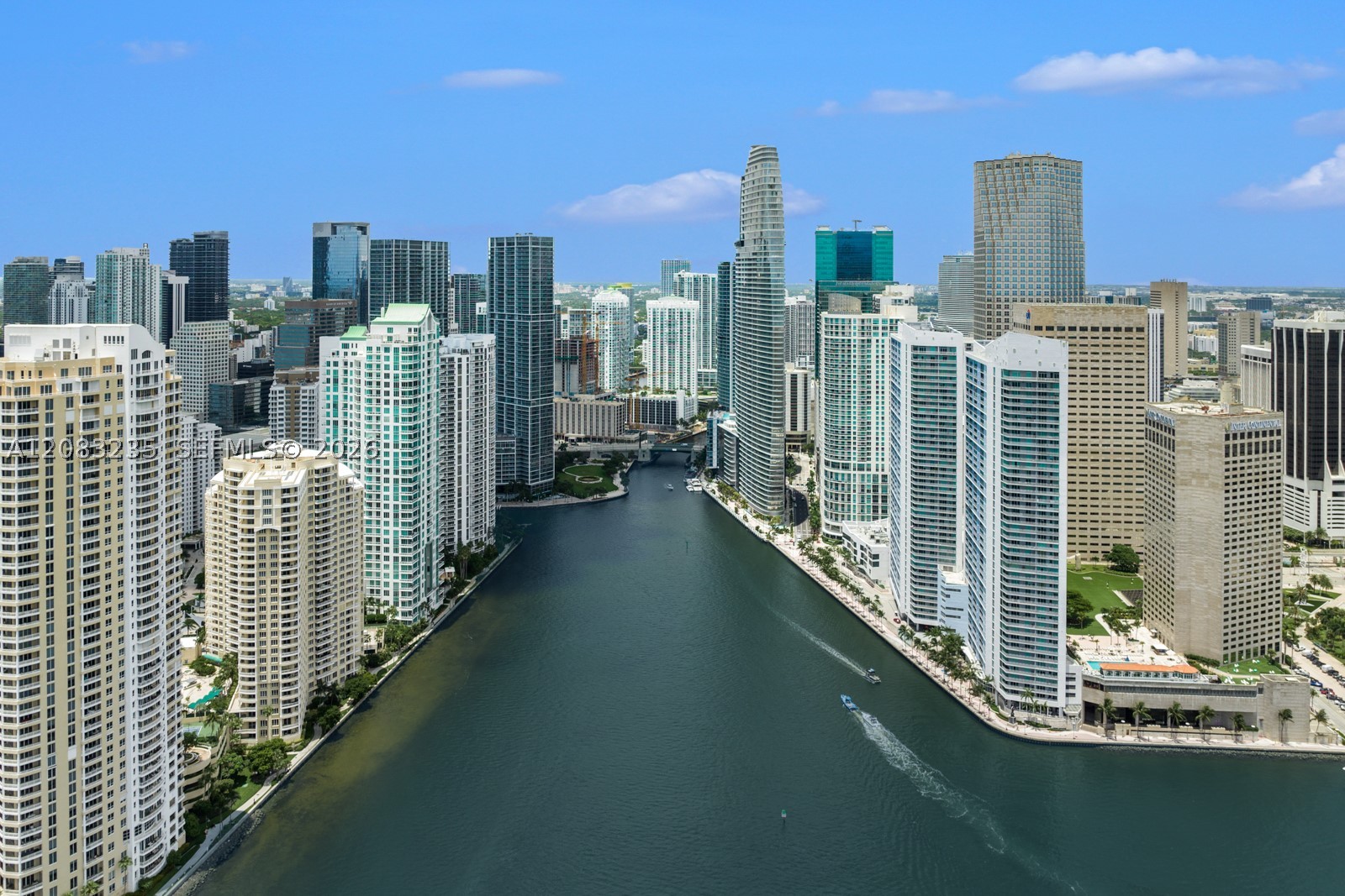 image Aston Martin Residences41