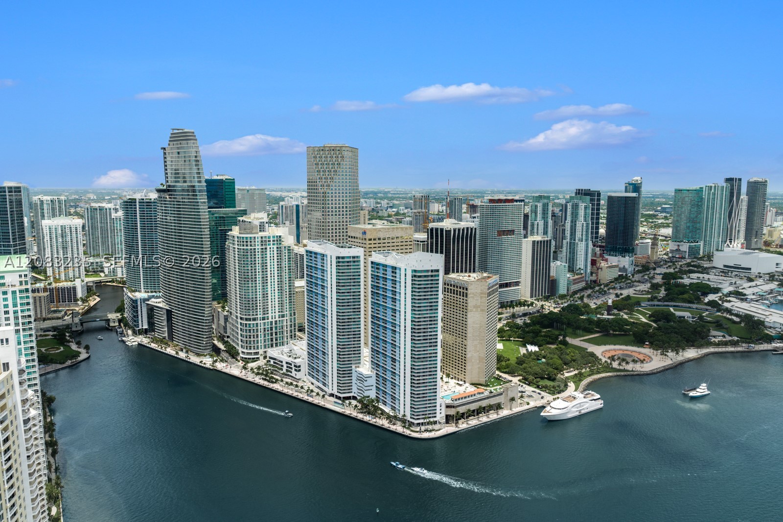 image Aston Martin Residences42