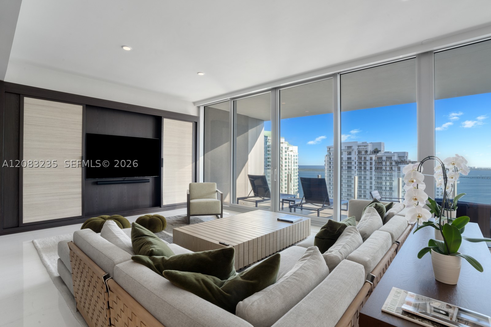 image Aston Martin Residences8