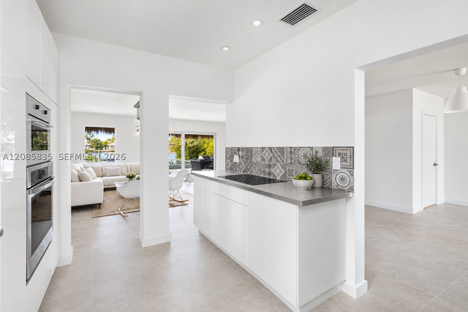 661 86th St Miami Beach, FL 33141