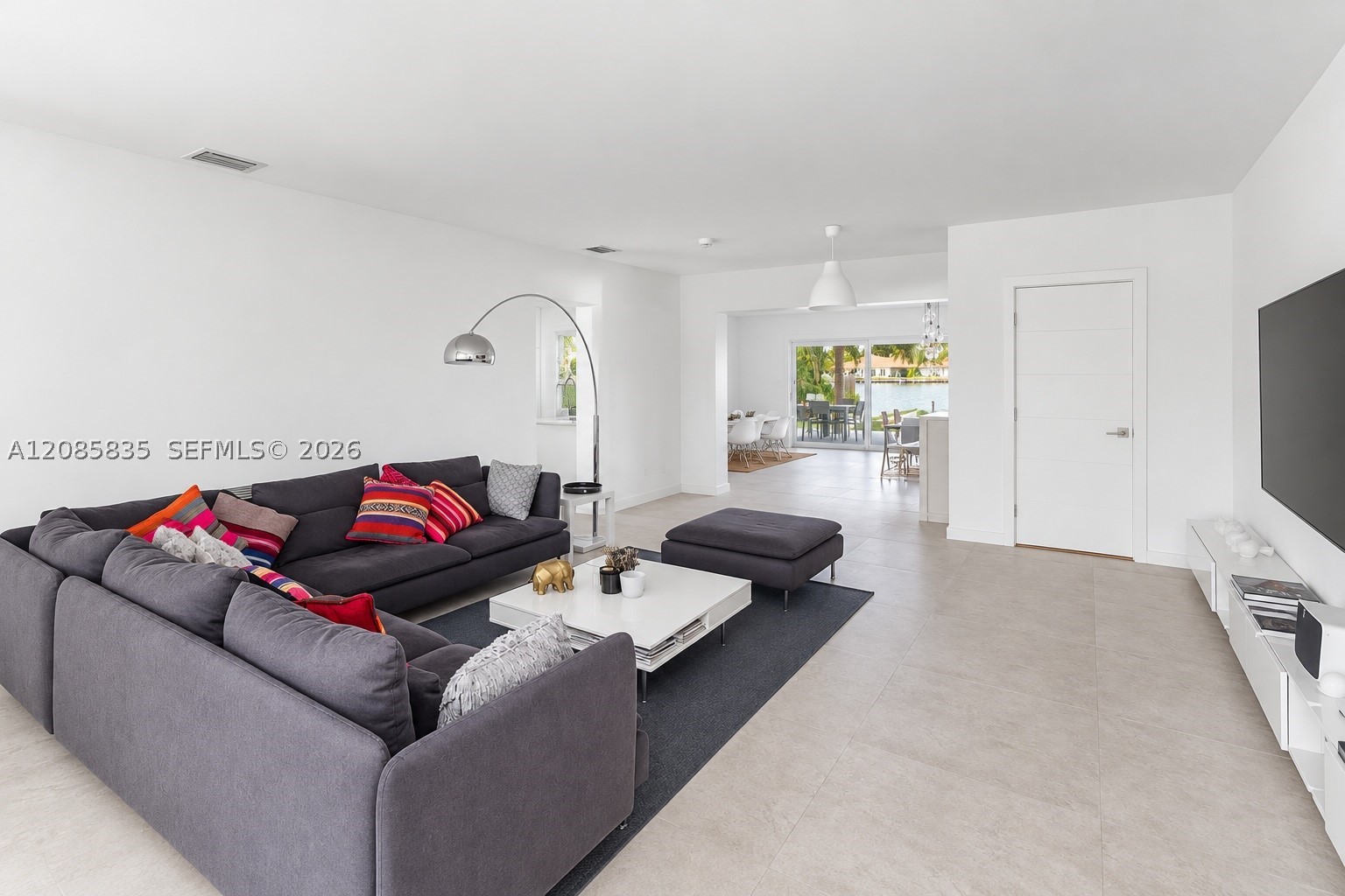 661 86th St Miami Beach, FL 33141