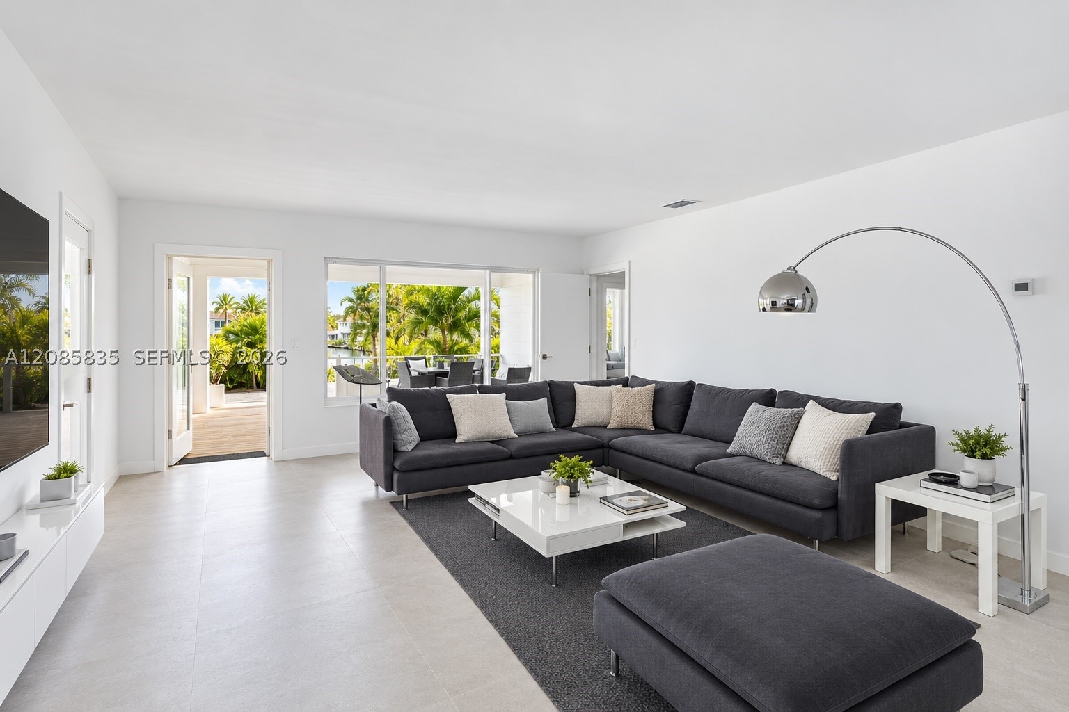 661 86th St Miami Beach, FL 33141