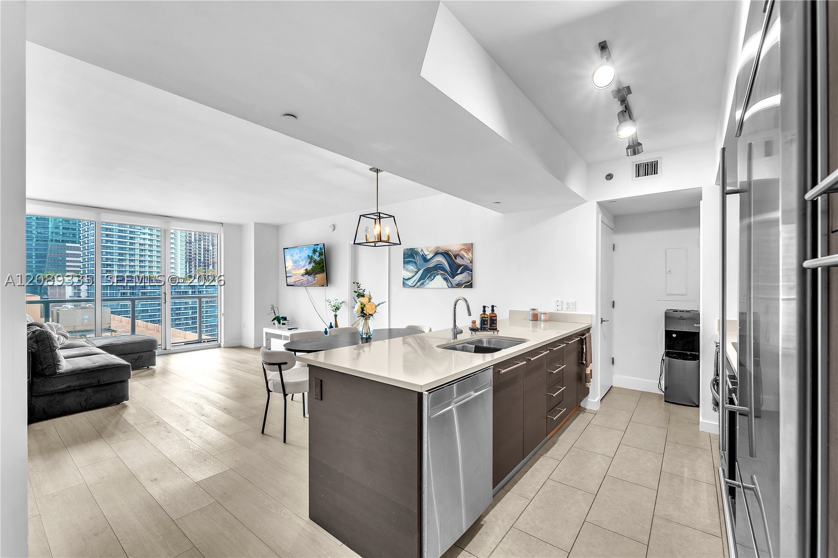image 500 Brickell East10