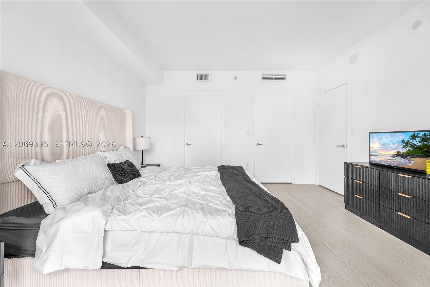 image 500 Brickell East11