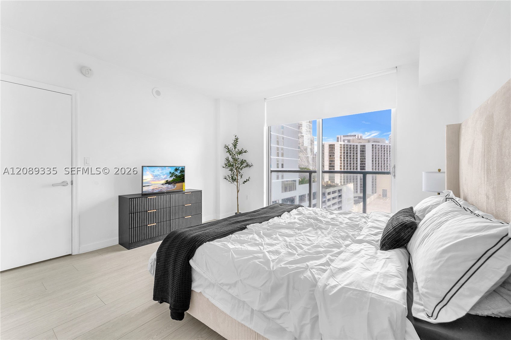 image 500 Brickell East13