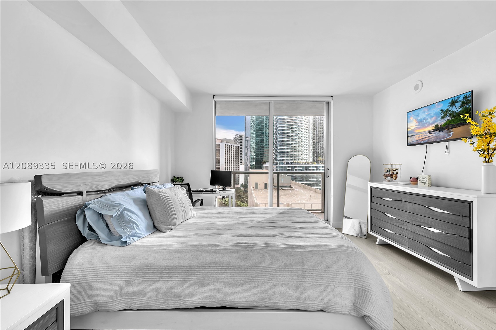 image 500 Brickell East19
