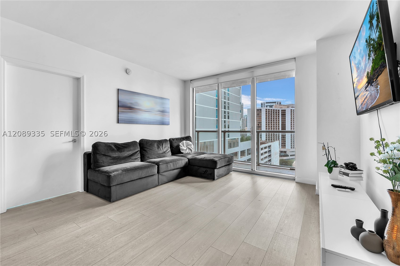 image 500 Brickell East5